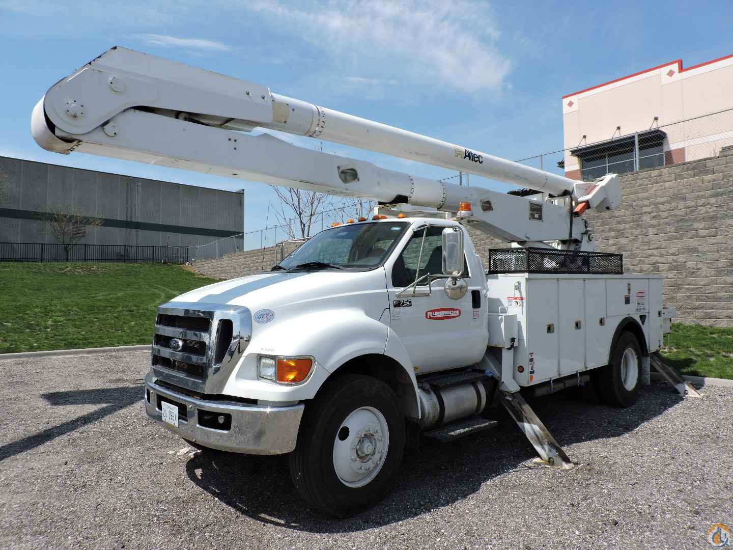 2013 Altec AA755 Bucket/Service Truck Crane for Sale or Rent in Hodgkins Illinois Crane Network image 0