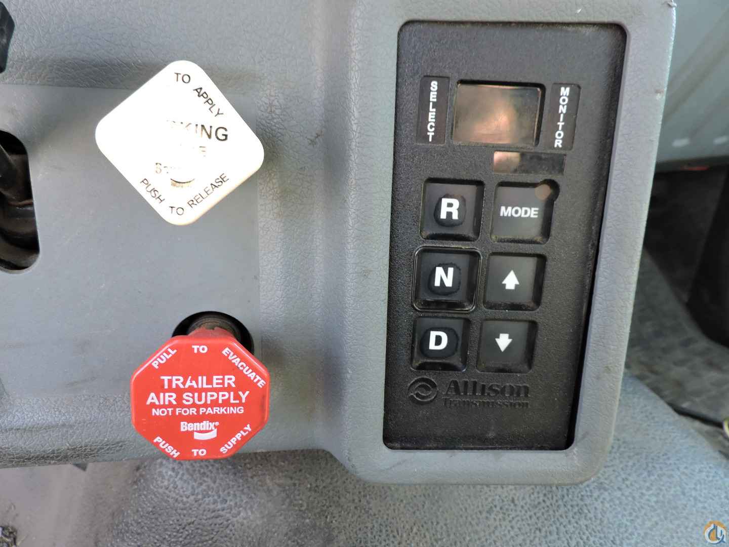 2013 Altec AA755 Bucket/Service Truck Crane for Sale or Rent in Hodgkins Illinois Crane Network image 12