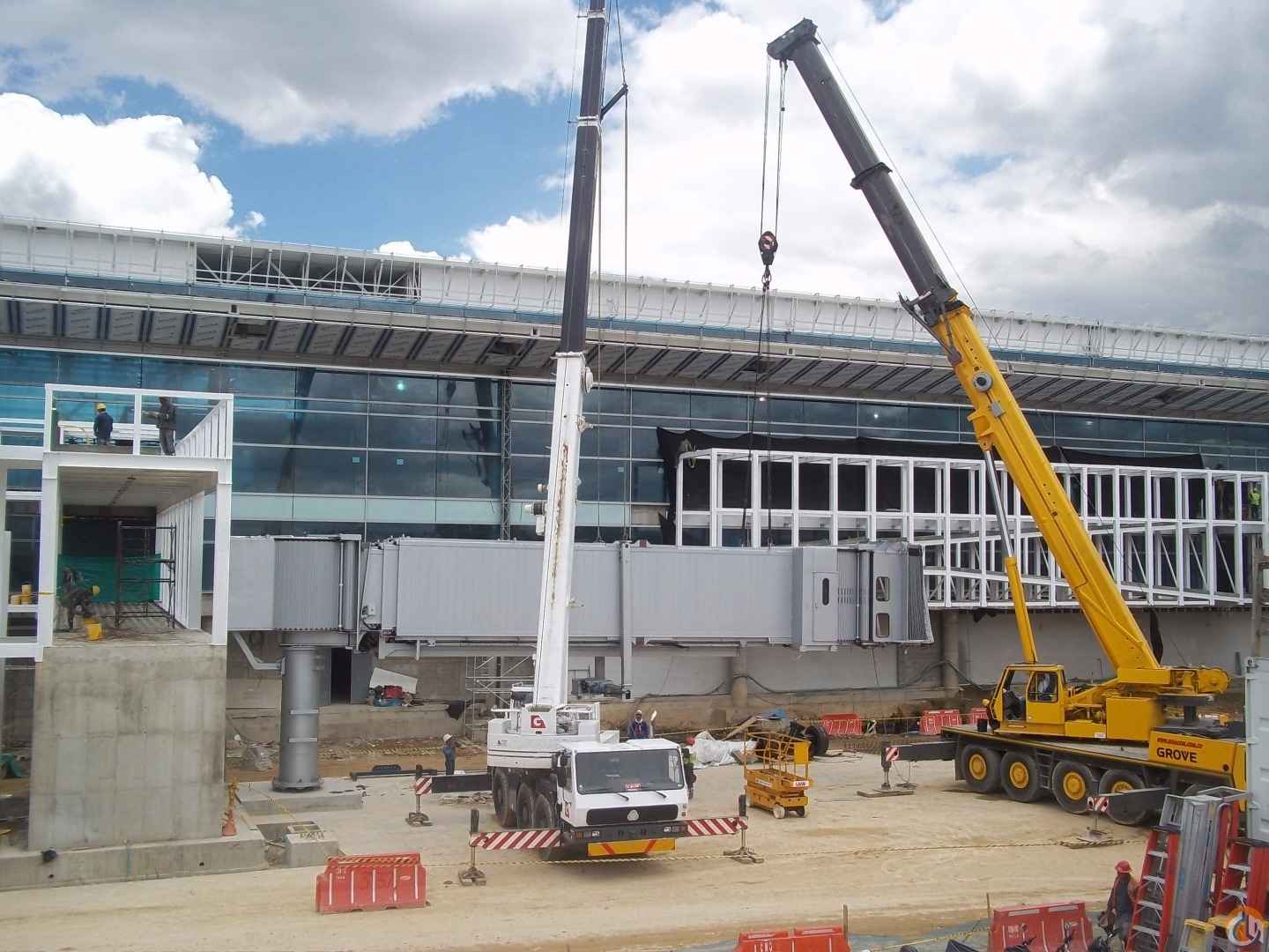 1995 Krupp KMK 3050 All Terrain Crane (Sold) in Bogotá Colombia Crane Network image 2